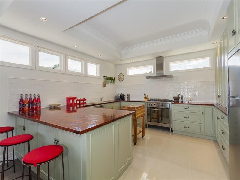 12 Ardlui Drive, Newtown VIC 3220