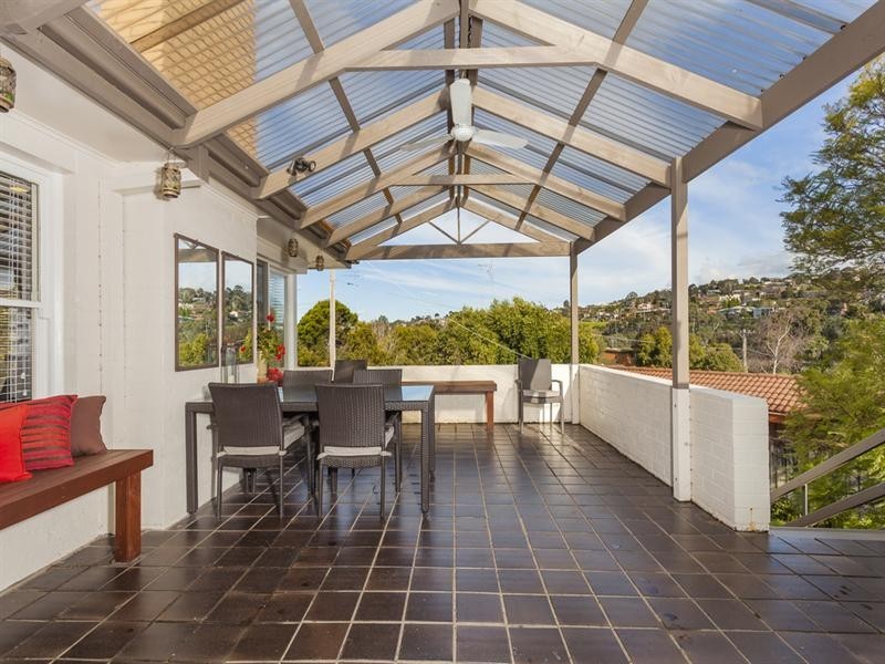 12 Ardlui Drive, Newtown VIC 3220