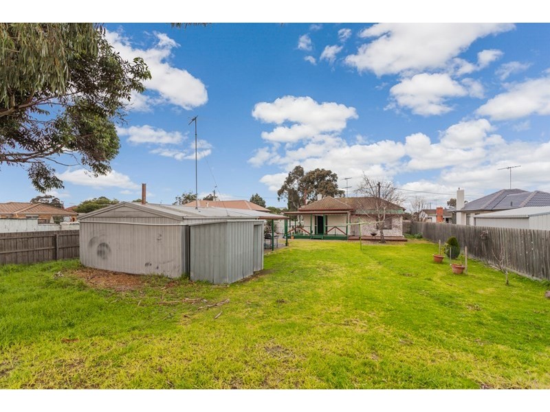 7 Pettitt Crescent, Norlane VIC 3214