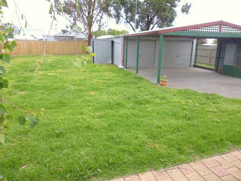 7 Pettitt Crescent, Norlane VIC 3214