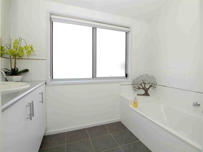 47 Pearl Bay Passage, St Leonards VIC 3223