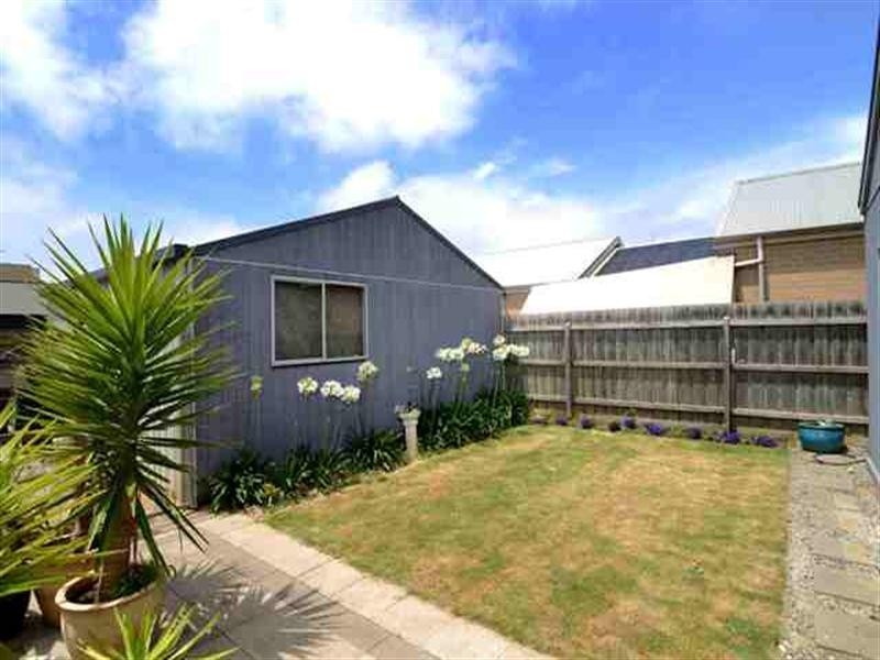 47 Pearl Bay Passage, St Leonards VIC 3223