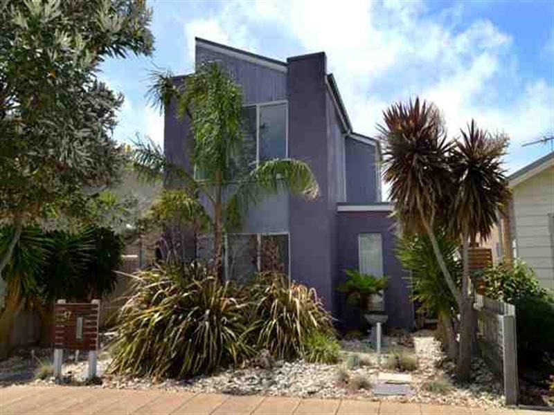 47 Pearl Bay Passage, St Leonards VIC 3223