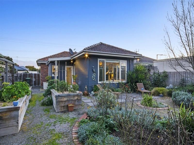 51 St Albans Road, East Geelong VIC 3219