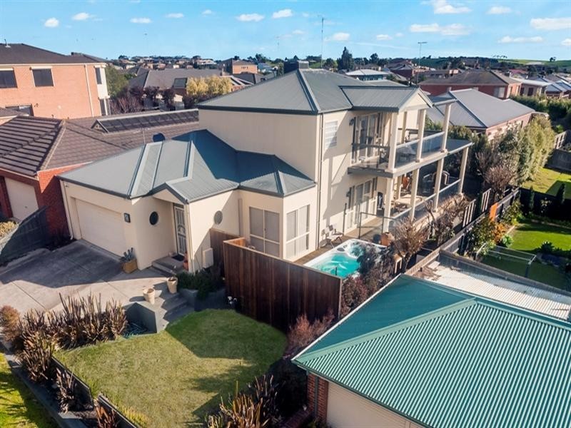 13 Lipizzaner Court, Highton VIC 3216