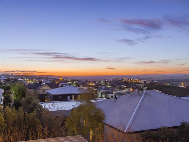 13 Lipizzaner Court, Highton VIC 3216