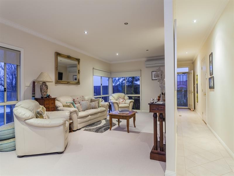 13 Lipizzaner Court, Highton VIC 3216