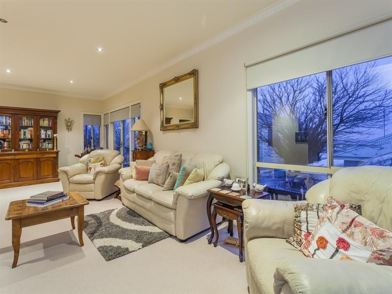 13 Lipizzaner Court, Highton VIC 3216