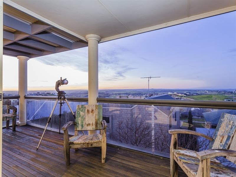 13 Lipizzaner Court, Highton VIC 3216