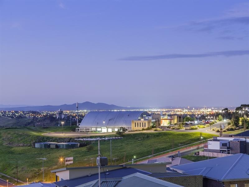 13 Lipizzaner Court, Highton VIC 3216