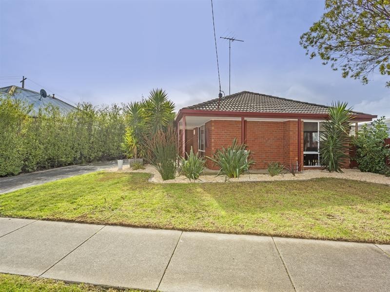 11 Homestead Drive, St Albans Park VIC 3219