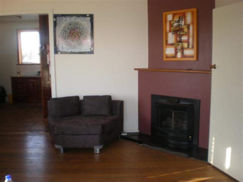 33 Watsons Road, Newcomb VIC 3219