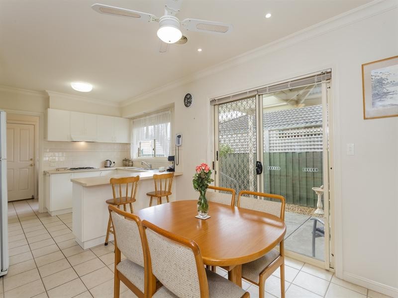 1/10 Meadowvale Drive, Grovedale VIC 3216