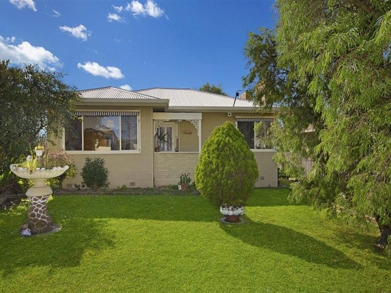 16 Langibanool Avenue, Hamlyn Heights VIC 3215