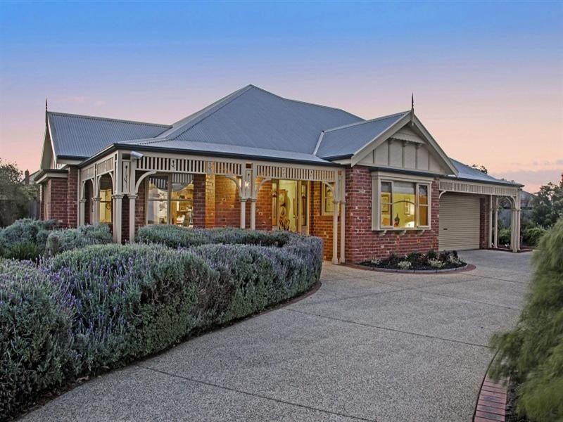 32 Balmoral Gardens, Leopold VIC 3224