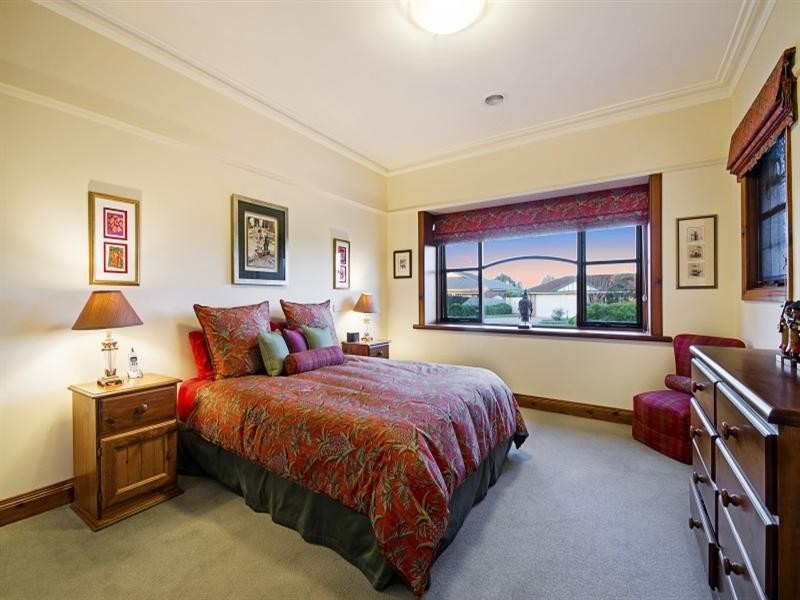 32 Balmoral Gardens, Leopold VIC 3224