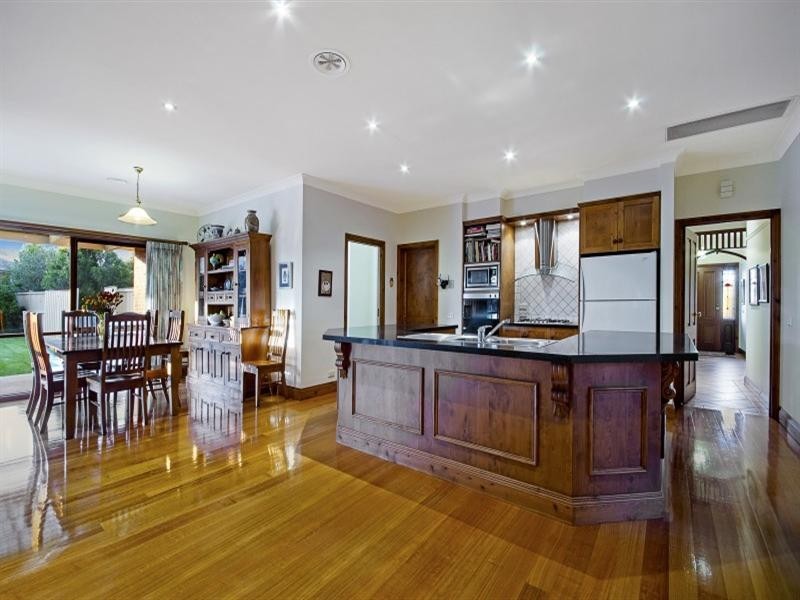 32 Balmoral Gardens, Leopold VIC 3224