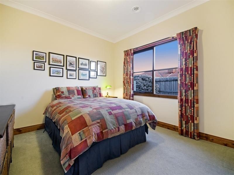 32 Balmoral Gardens, Leopold VIC 3224