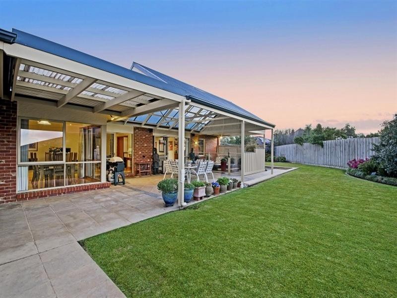 32 Balmoral Gardens, Leopold VIC 3224
