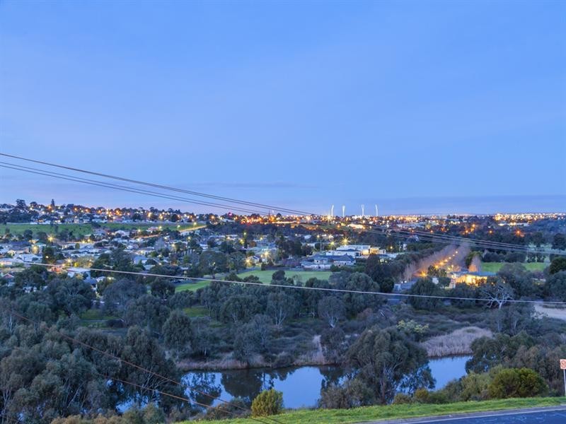86 Barwon Boulevard, Highton VIC 3216
