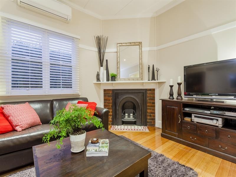 14 Isabella Street, Geelong West VIC 3218