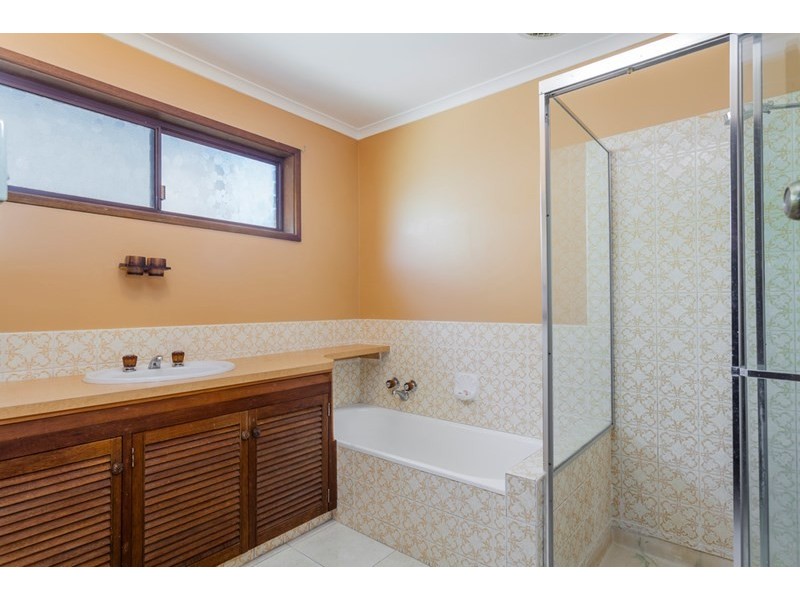 24 Challambra Crescent, Highton VIC 3216