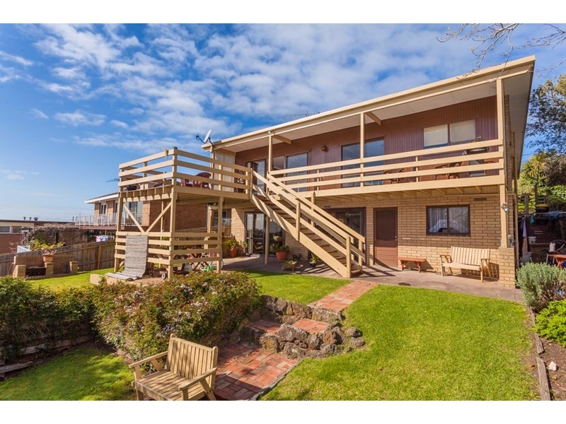 24 Challambra Crescent, Highton VIC 3216