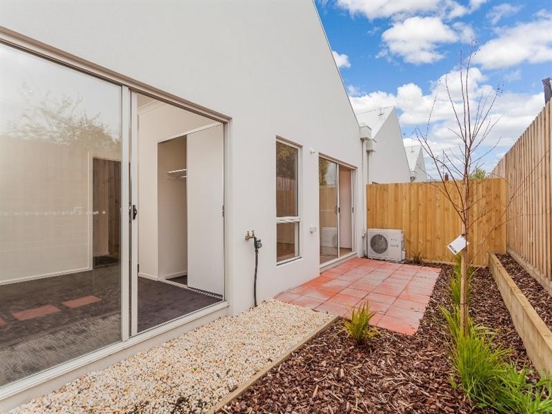 12/54 Percy Street, Newtown VIC 3220