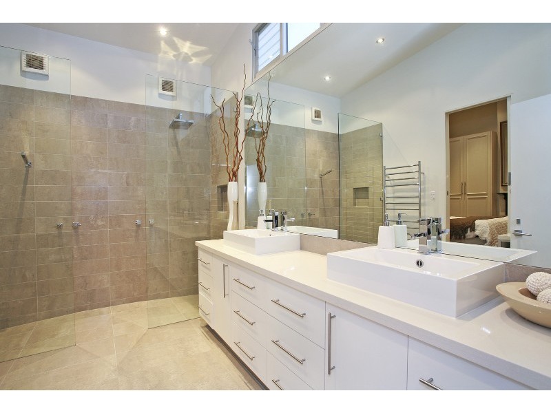 128 Gheringhap Street, Geelong VIC 3220