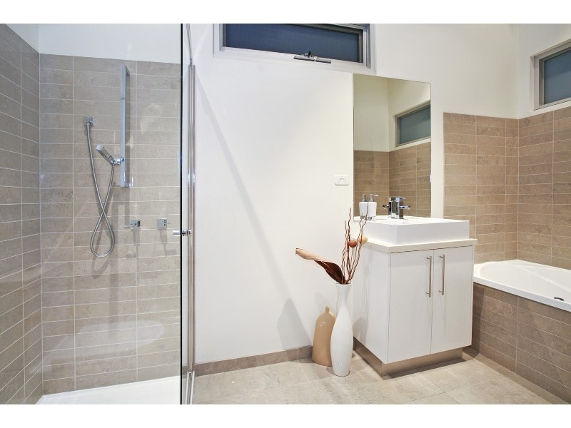 128 Gheringhap Street, Geelong VIC 3220