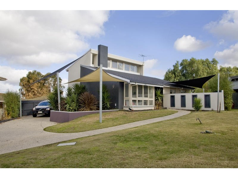 9 Pepperdine Way, Highton VIC 3216