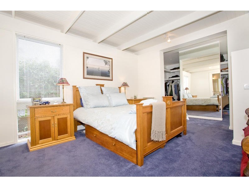 232 Roslyn Road, Highton VIC 3216