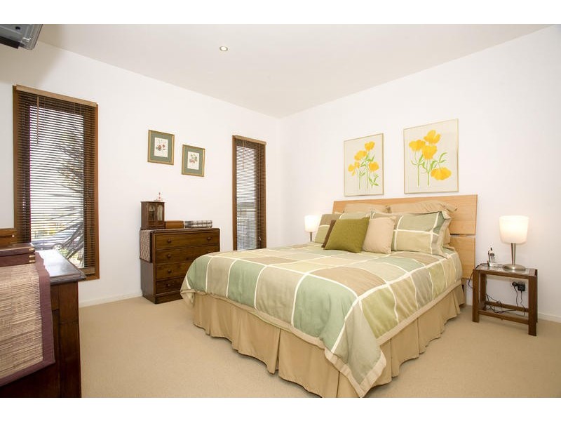 8 Fabian Place, Leopold VIC 3224