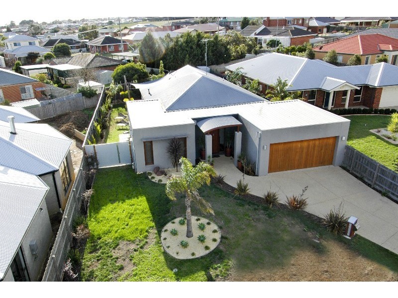 8 Fabian Place, Leopold VIC 3224