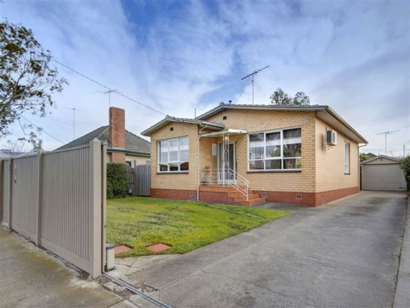 5 Maple Crescent, Bell Park VIC 3215