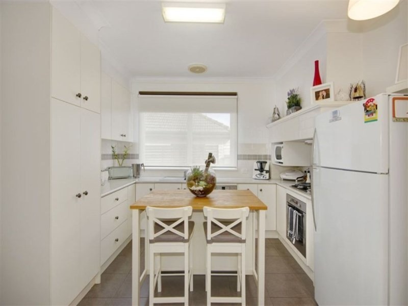 5 Maple Crescent, Bell Park VIC 3215