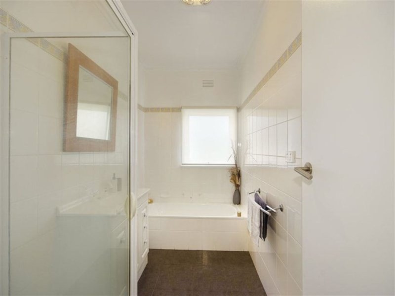 5 Maple Crescent, Bell Park VIC 3215