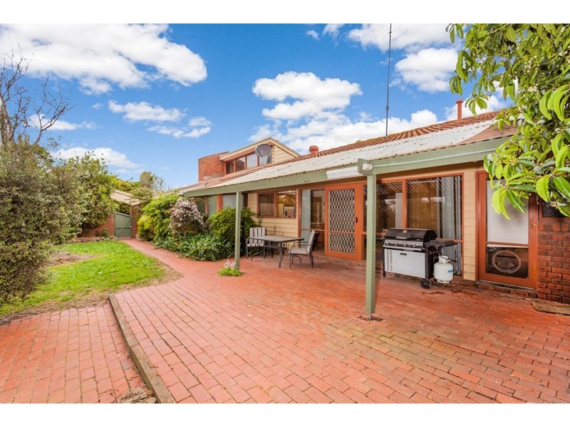 4 Courier Court, Leopold VIC 3224