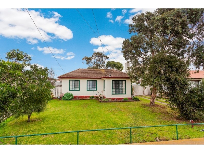 7 Pettitt Crescent, Norlane VIC 3214