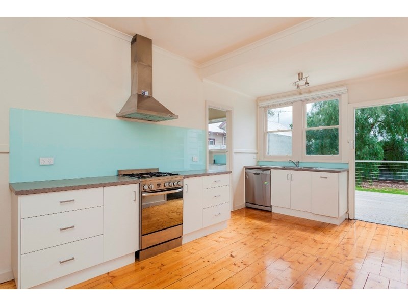 30 Herne Street, Manifold Heights VIC 3218