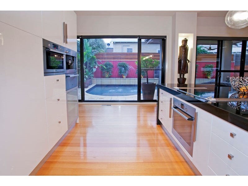 6 Harcourt Street, Newtown VIC 3220