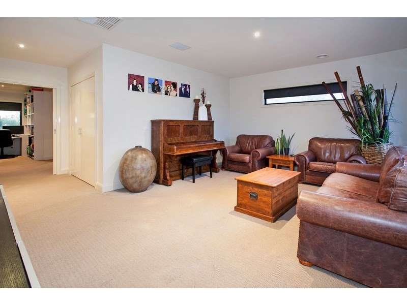 6 Harcourt Street, Newtown VIC 3220