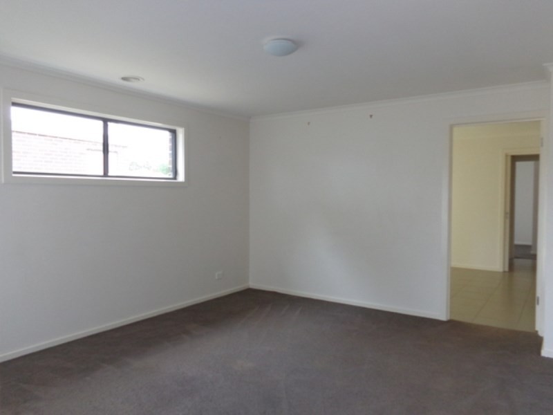 5 Iris Street, Norlane VIC 3214