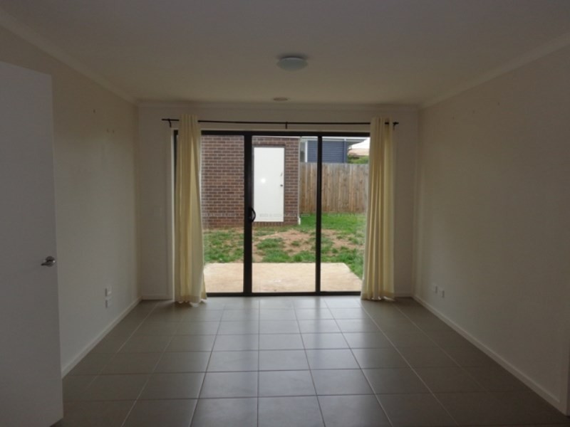 5 Iris Street, Norlane VIC 3214