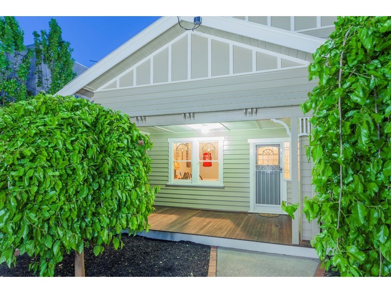 5 Nicholas Street, Newtown VIC 3220