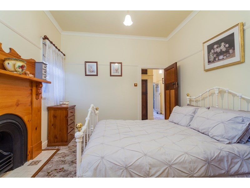 5 Nicholas Street, Newtown VIC 3220