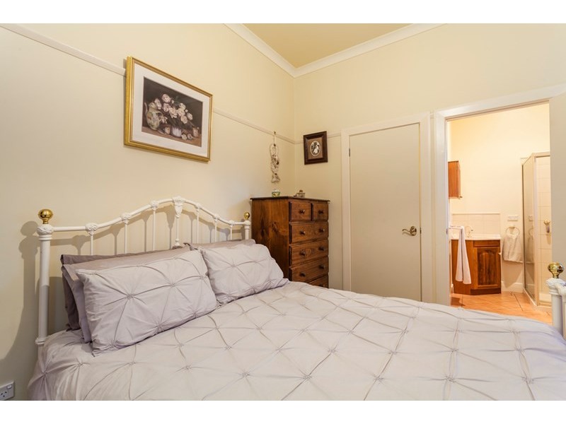 5 Nicholas Street, Newtown VIC 3220