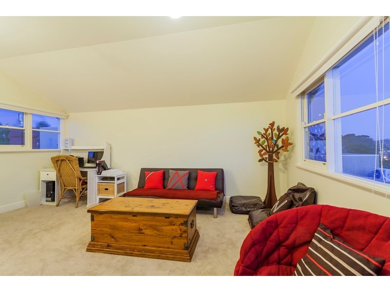 5 Nicholas Street, Newtown VIC 3220