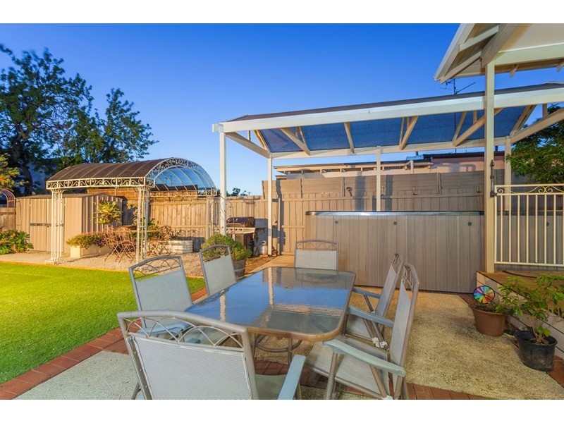 5 Nicholas Street, Newtown VIC 3220