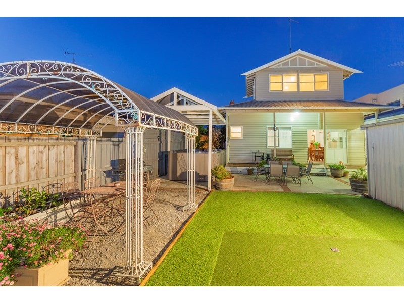 5 Nicholas Street, Newtown VIC 3220